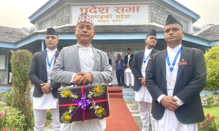 तस्बिरः रासस