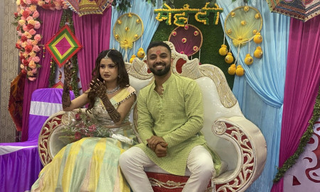 मंगलबार बेलुका मेहन्दी समारोहमा एलिना र विष्णु। –तस्बिर सौजन्यः गोपीकृष्ण चापागाईँ