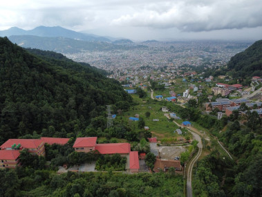 चन्द्रगिरिको मातातीर्थस्थित 'जंगल महल वेलनेस रिसोर्ट'। तस्बिरः नवीनबाबु गुरूङ/सेतोपाटी