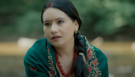 भिडिओको दृश्यमा मोडल रञ्जिता गुरूङ