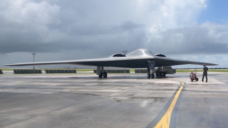 अमेरिकाले इरानी परमाणु परियोजनामाथिको हमलामा प्रयोग गरेको बि-२ बमवर्षक। तस्बिरः सिएनएन।