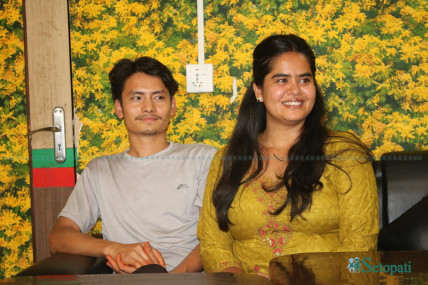 रामबहादुर घर्ती र चेतना ओली।