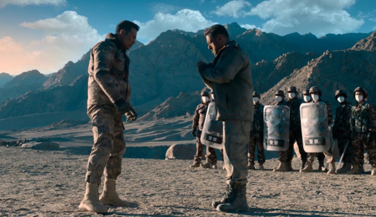 फिल्मको एक दृश्यमा -सलमान खान र नेपाली अभिनेता अनुपविक्रम शाही।