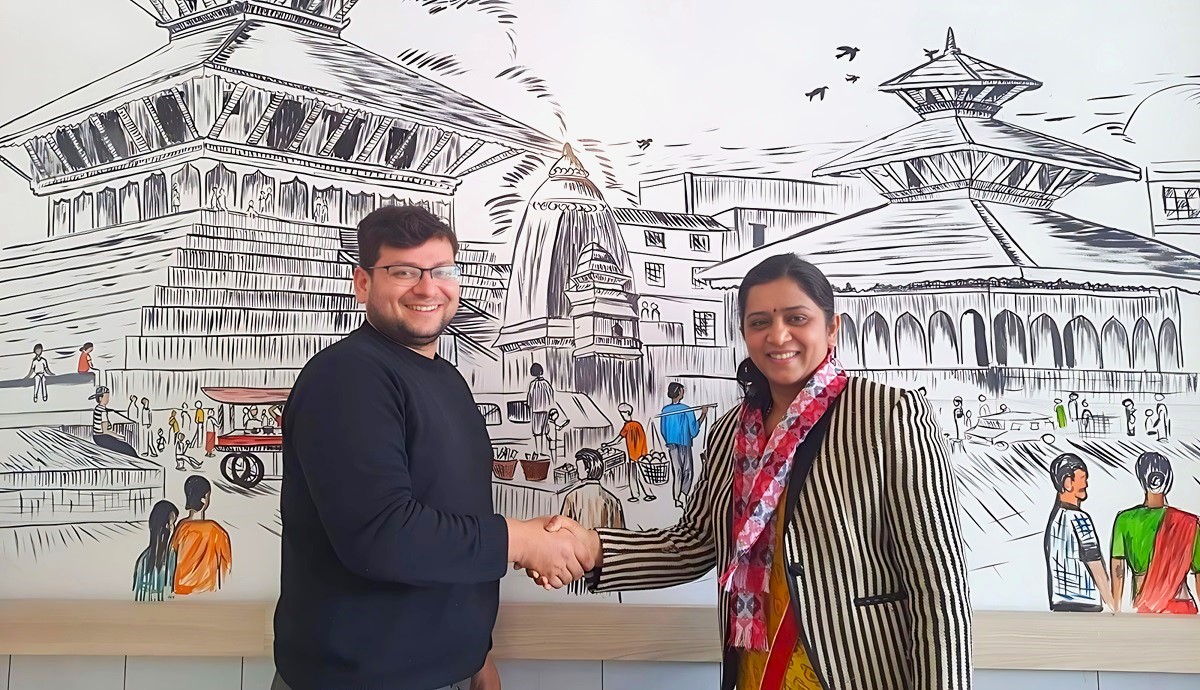 राजनीतिकर्मी तथा 'चिया खाने ठाउँ' का सञ्चालकहरू आशिष रेग्मी र समीक्षा बास्कोटा