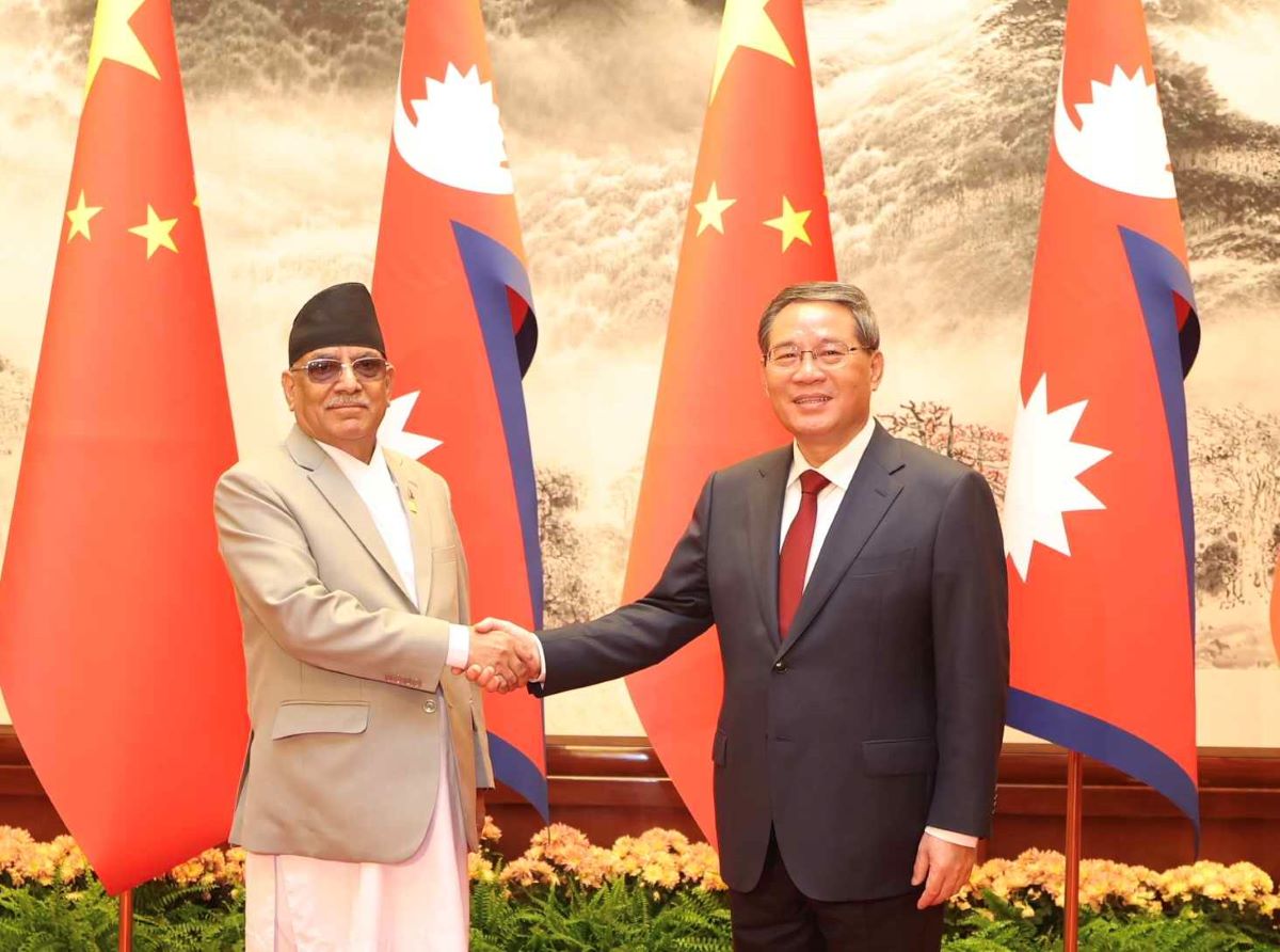 File Photo of Dahal (l) and Li Qiang