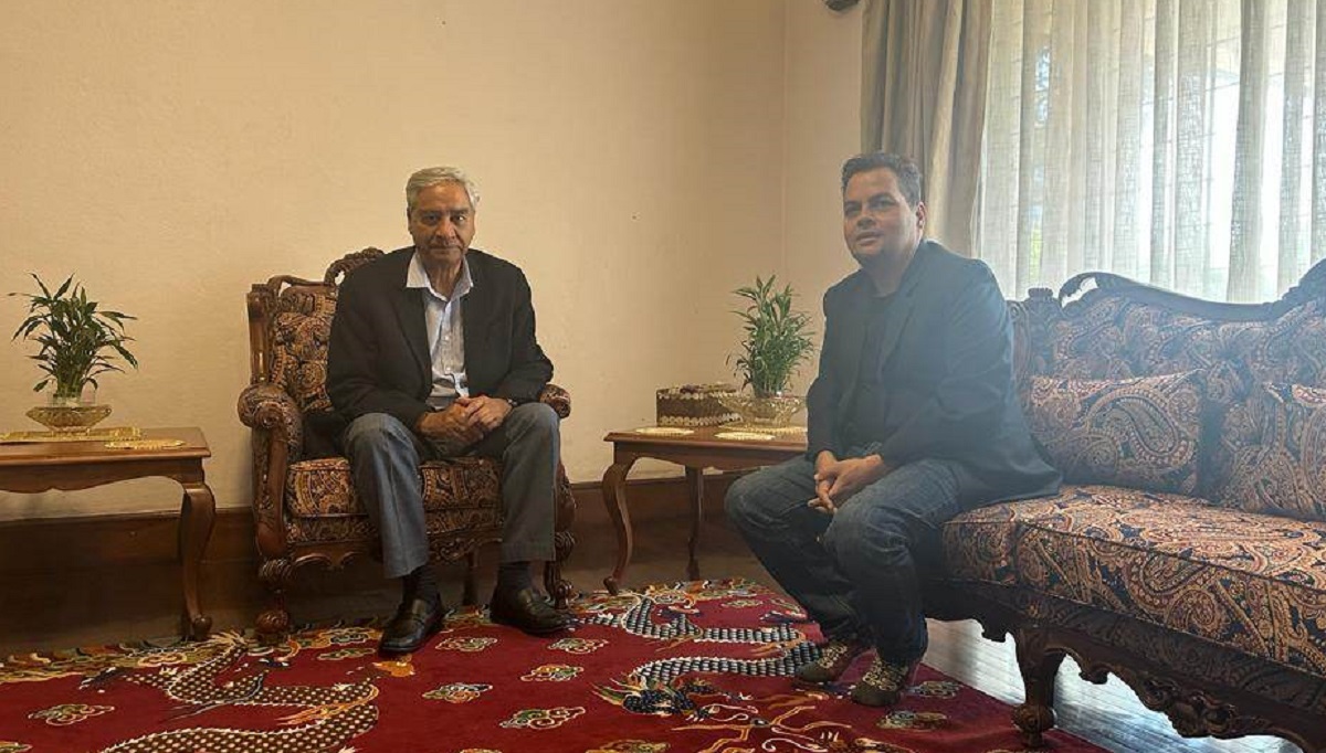 Deuba (l) and Deepak Raj Joshi