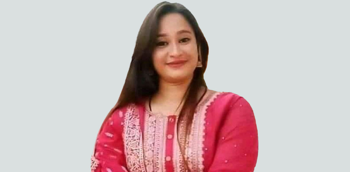 मृतक चेतनकी श्रीमती भारती।