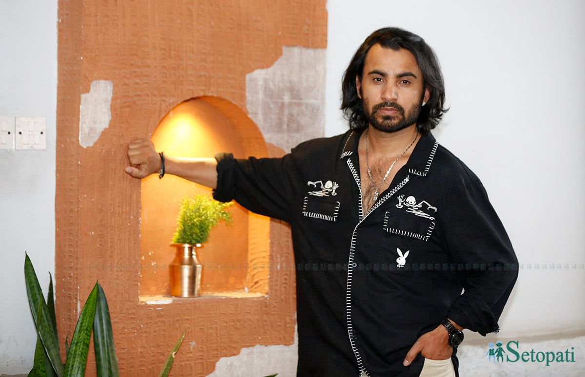 गायक हिमाल सागर। तस्बिरः नवीनबाबु गुरूङ/सेतोपाटी