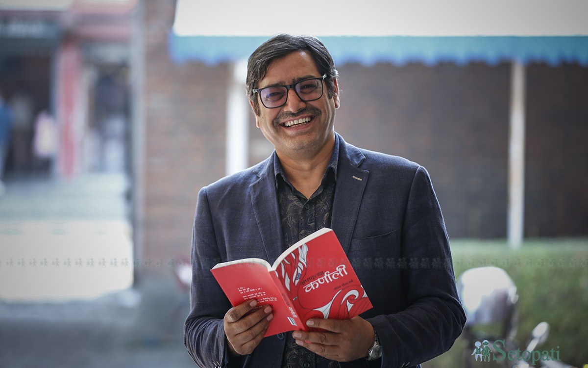 'सपादलक्ष कर्णाली' का लेखक माधव चौलागाईं। तस्बिरः नवीनबाबु गुरूङ/सेतोपाटी