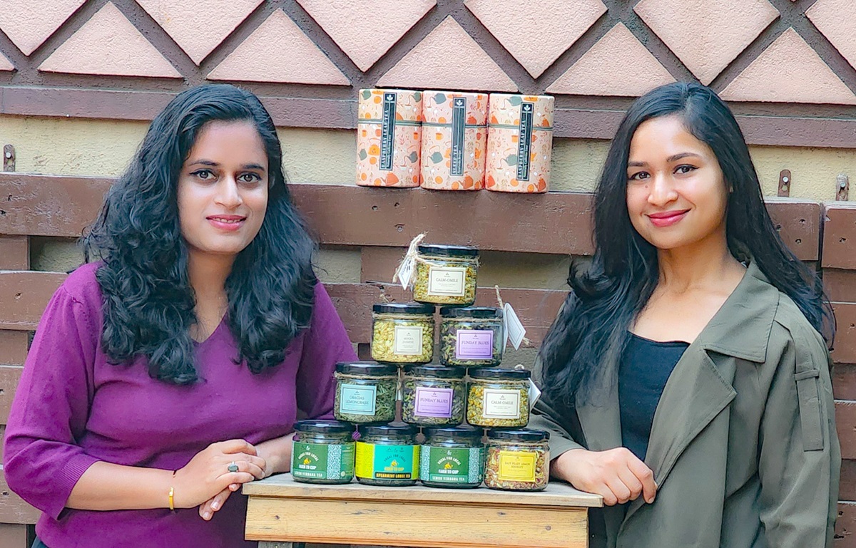 टी-आमोका सञ्चालक कृति खेतान (बायाँ) र स्तुति मोदी।